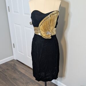 Positive Influence Vintage 80s 90s Strapless Black Velour Gold Dress‎ Size 6